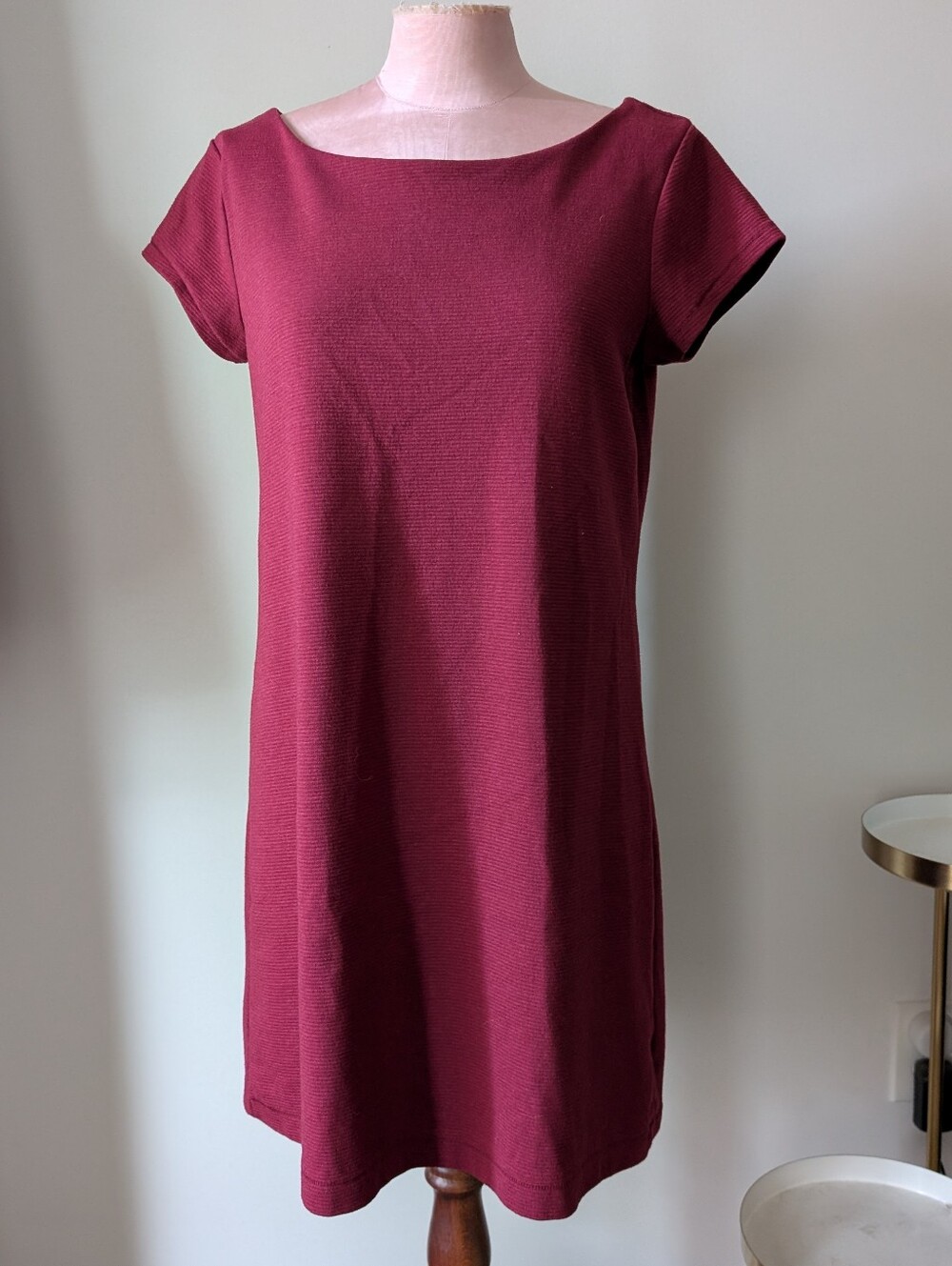 Gap Burgundy Knit Shift Shirt Dress M Short Sleeves Mod Minimalist